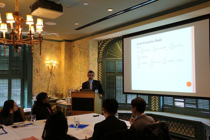 أكاديمي من جامعة الزرقاء يشارك في