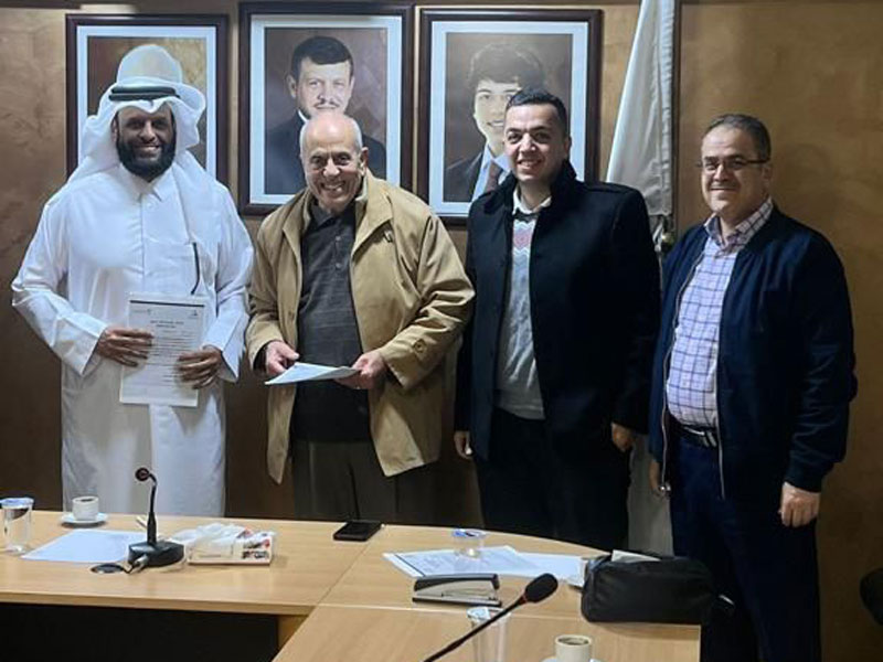 القلاع العالمية توقع اتفاقية مع نقابة