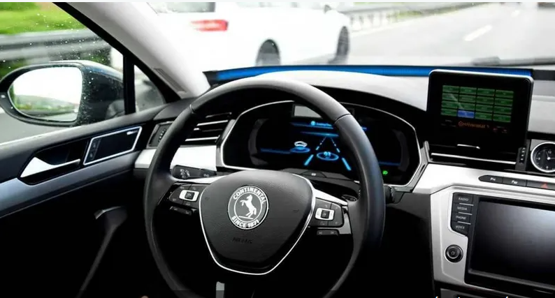 تحذير طبي لمن يحبون رائحة السياراة