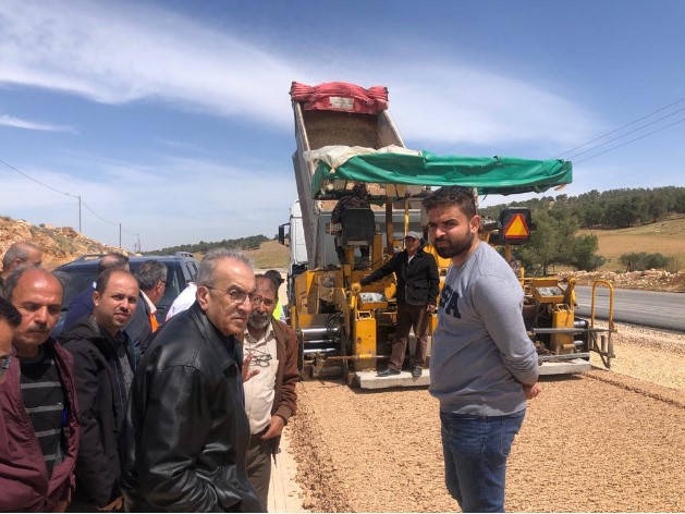 ابو السمن يتفقد توسعة طريق مثلث