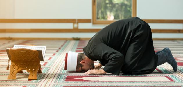 الإفتاء توضّح حكم الاعتكاف وتبين مفسداته