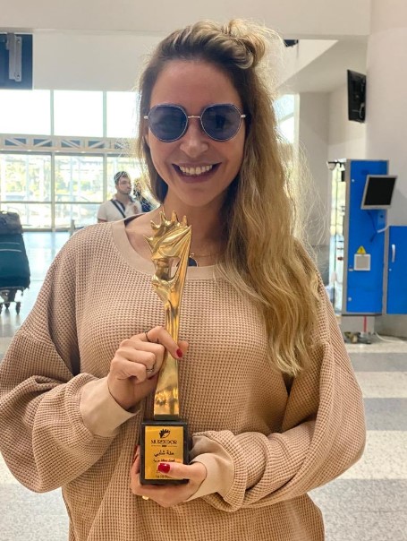 منة شلبي تهاجم مذيعة برنامج “حبر