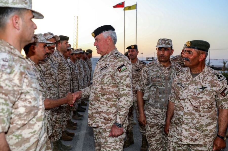 الحنيطي يشارك مرتبات كتيبة حرس الحدود٨