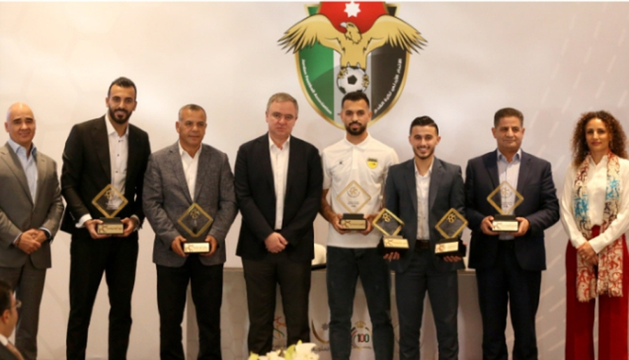 الشناينة وسعادة وأبو ليلى يحصدون جوائز