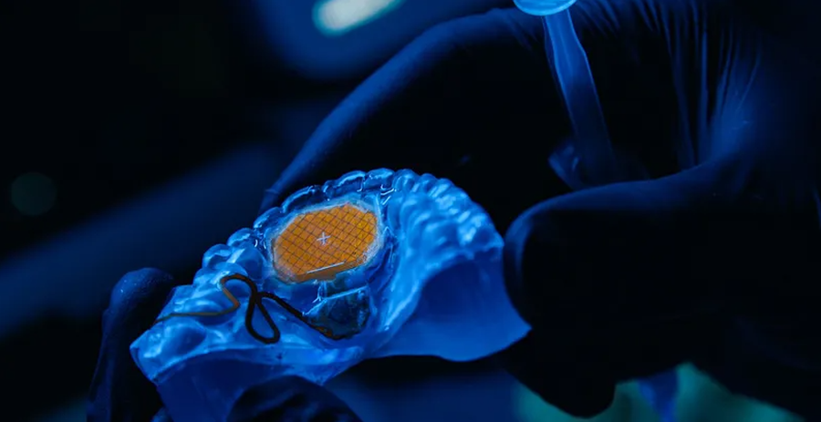 بلسانك فقط.. جهاز حديث للتحكم في