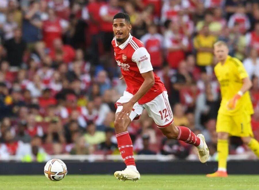 آرسنال يخسر نجمه في موقعة مانشستر