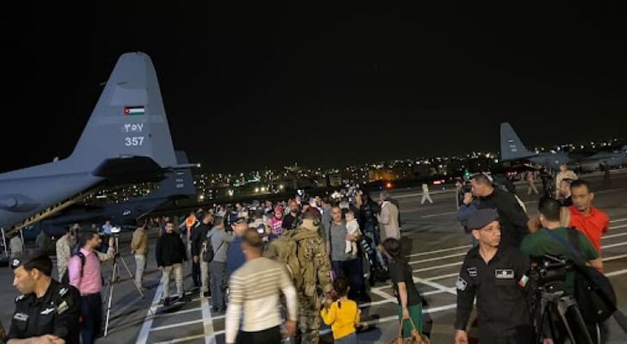 دول الاتحاد الأوروبي تجلي رعاياها من