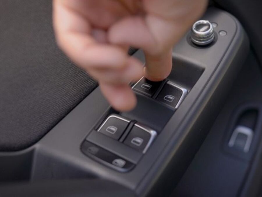 بعد تركه وحيدا بداخلها.. وفاة طفل