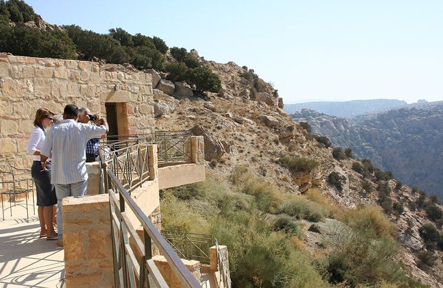 ضانا تستقبل 3 آلاف زائر خلال