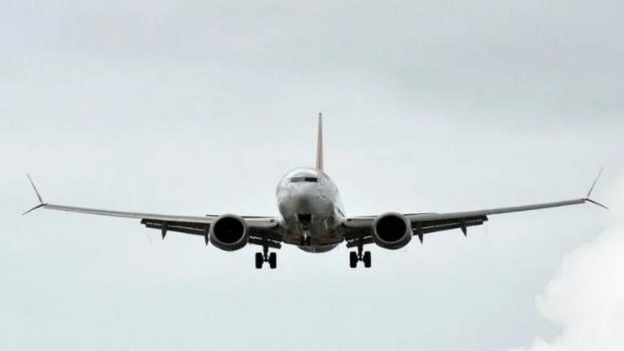 طائرة تقطع رحلتها بسبب راكب يريد