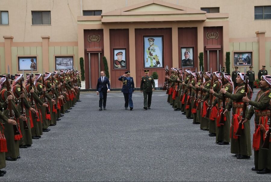 الحنيطي يستقبل وزير الدفاع النيوزلندي