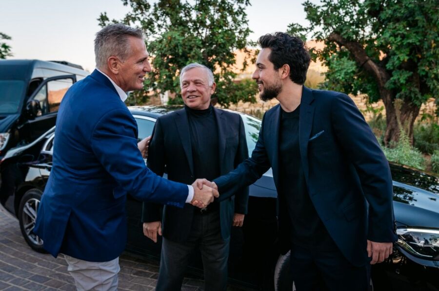 الملك يستقبل وفدا من أعضاء الكونغرس