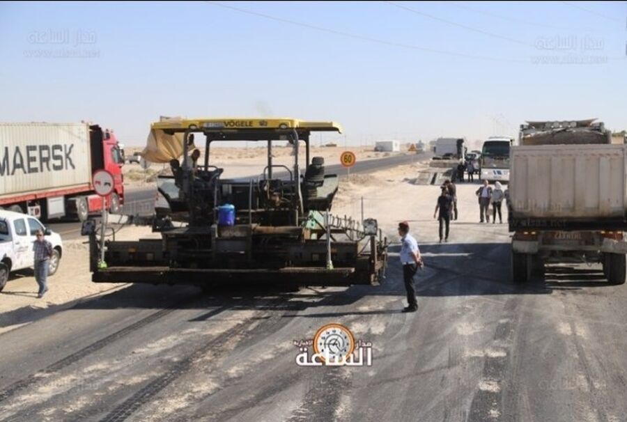 تحويلات واغلاق جسر على طريق البحر