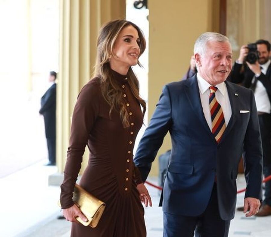 بالصور.. الملك والملكة يحضران حفل استقبال