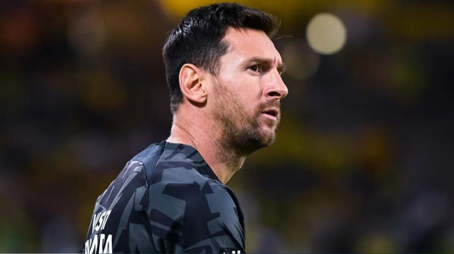 ميسي يحسم انتقاله للهلال السعودي بعقد