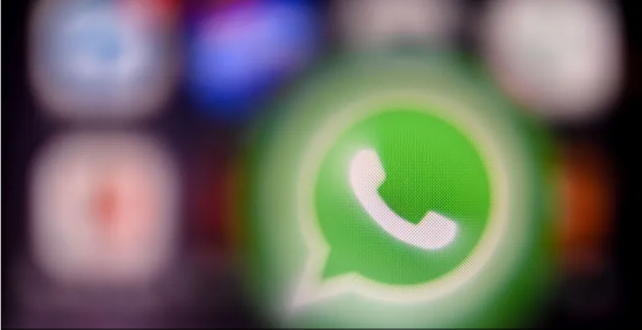 إيلون ماسك يهاجم واتساب بسبب الميكروفون