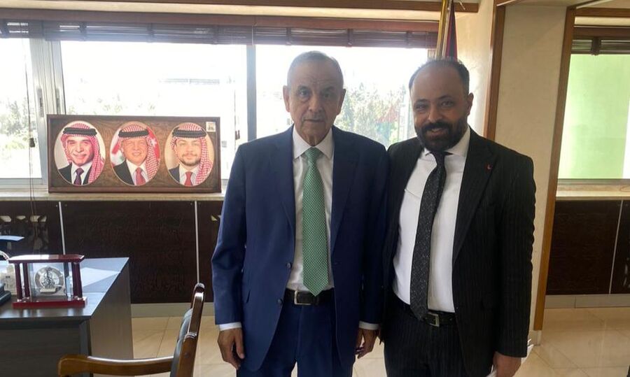 كريشان يعد العساف بحل القضايا العالقة