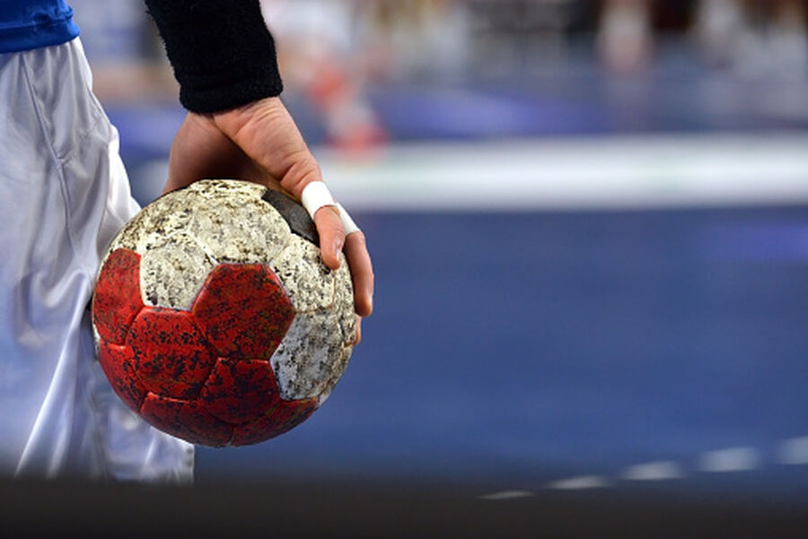 حكمان أردنيان يديران مباراة نهائي الدوري