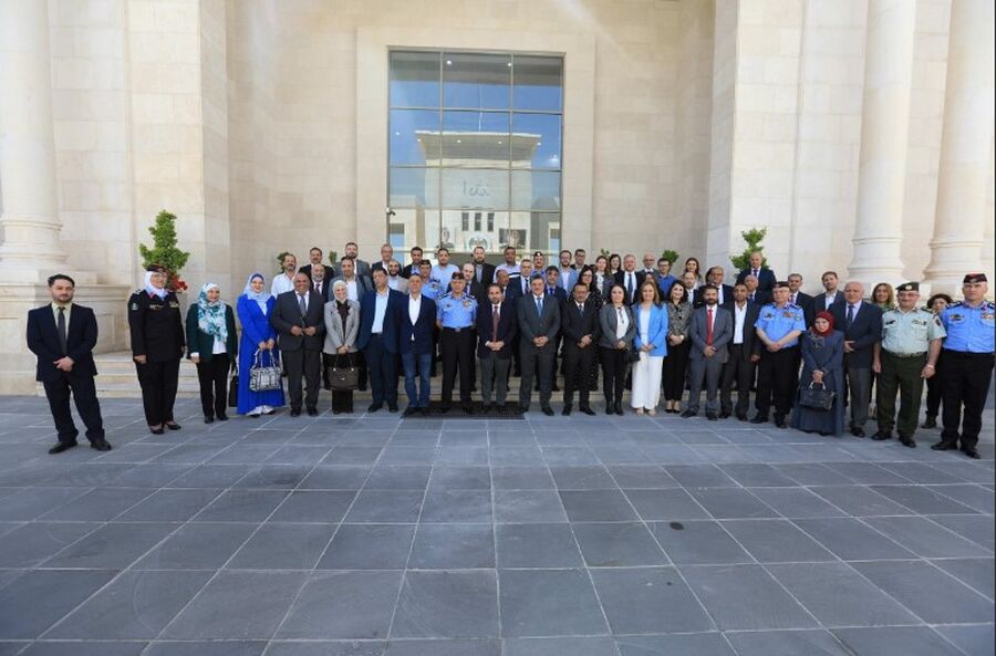 الأمن العام يطلق تطبيق مكالمات الطوارئ