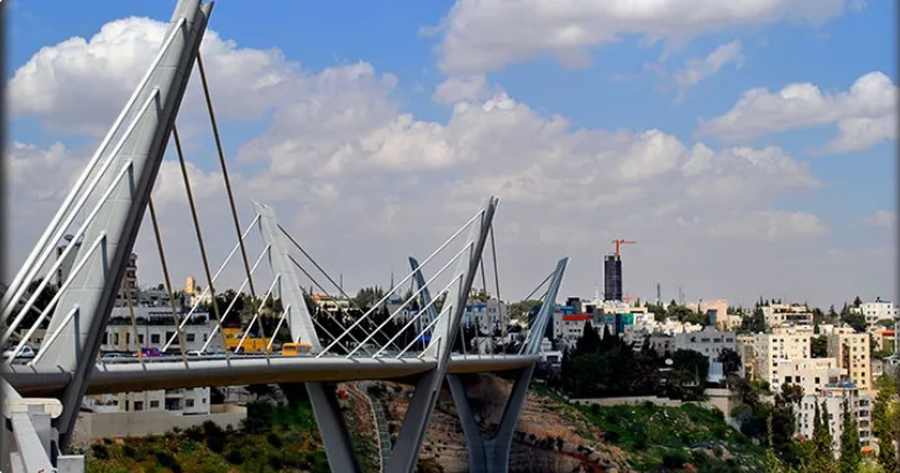 محافظ العاصمة يوقف عشرينيا هدد بإلقاء