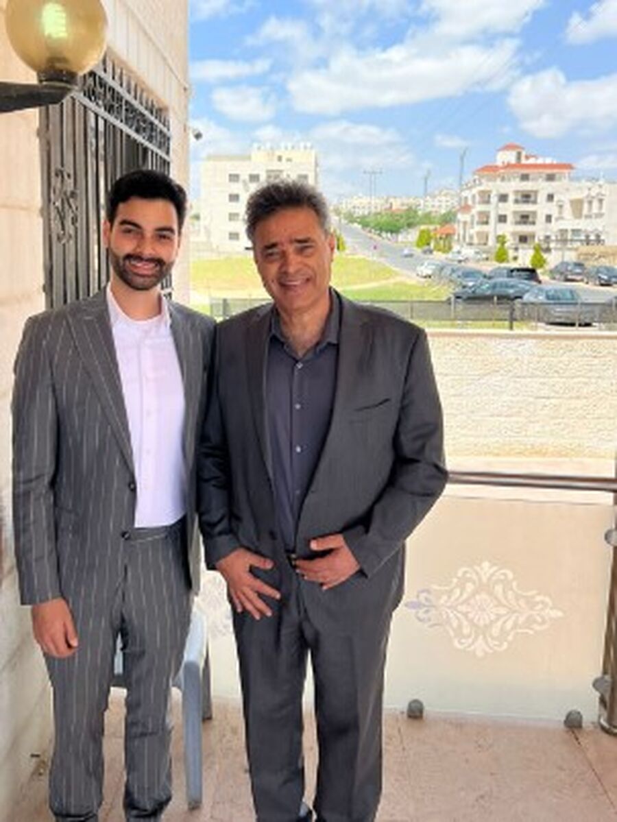 الدكتور عبدالله القيسي يولم بمناسبة زفاف