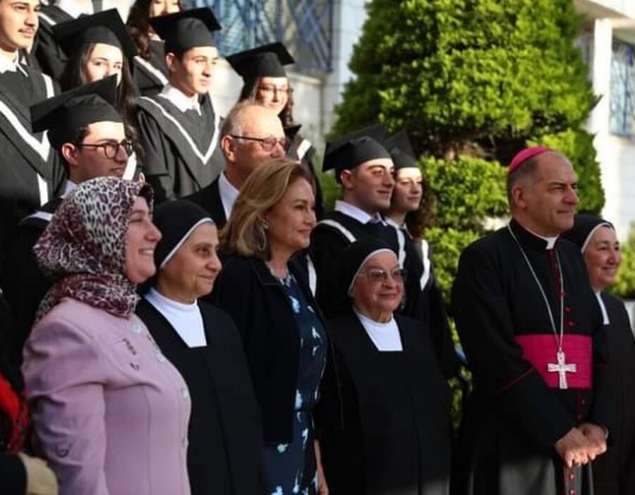 الاميرة عالية الطباع ترعى تخريج طلبة