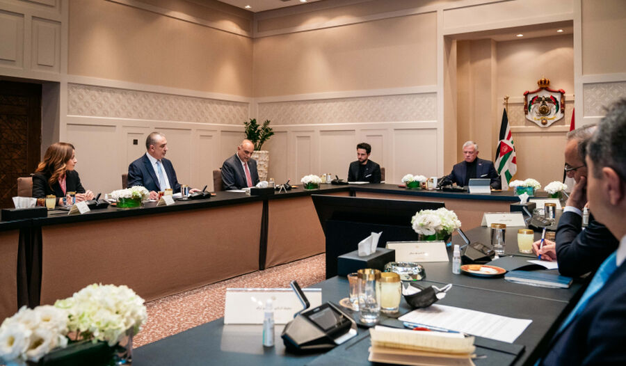 الملك يطلع على سير عمل الحكومة