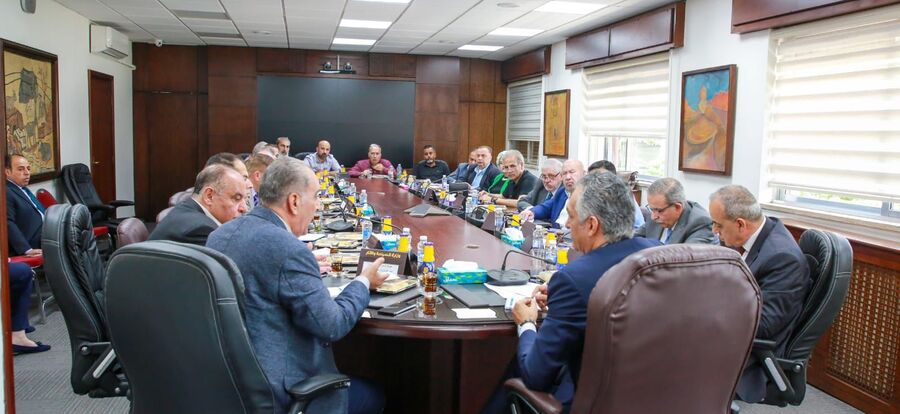 وزارة السياحة تعقد اجتماعا لمتابعة التوجيهات