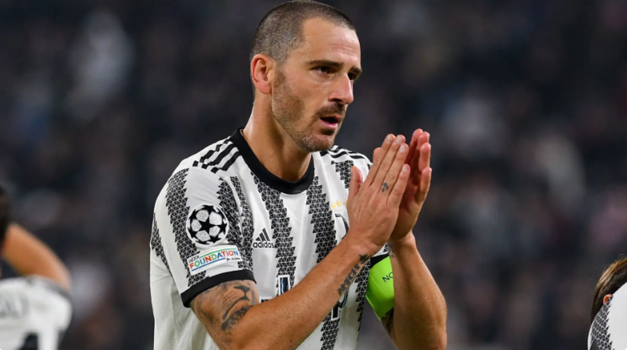 بعد 18 عاما في الملاعب.. الإيطالي