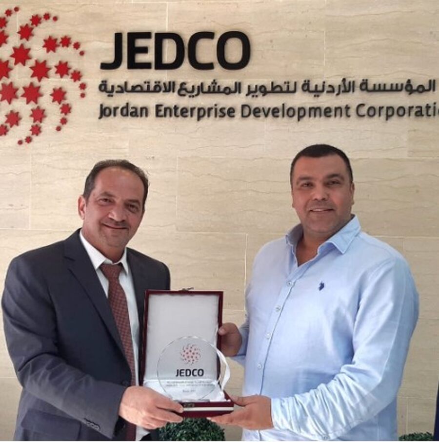 مدير عام جيدكو يكرم شركة 100Jordan