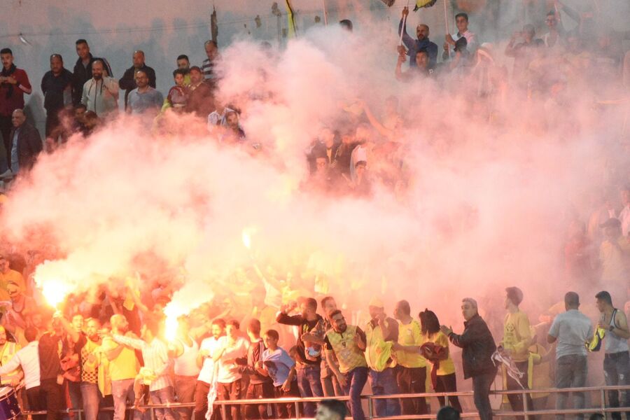 شوط اول مشتعل بين الوحدات والحسين