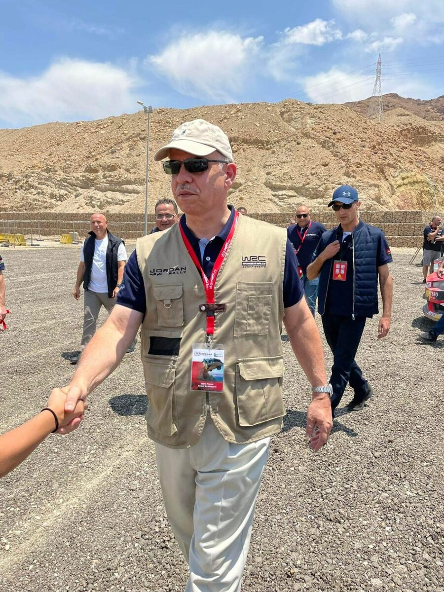 الأمير فيصل يتفقد منطقة الصيانة لرالي