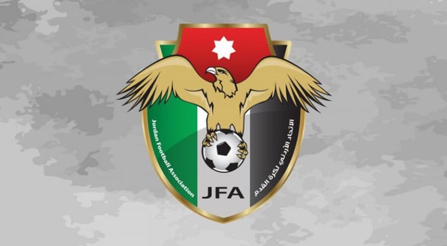 السماح للأندية التعاقد مع 4 محترفين