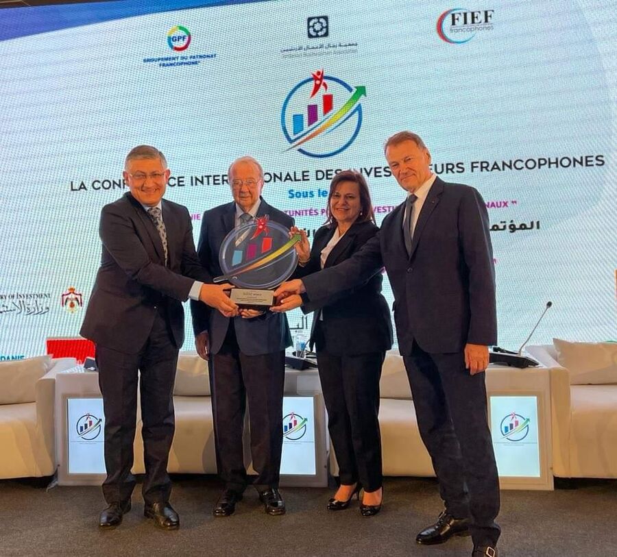 البنك العربي الراعي الماسي لمؤتمر أصحاب