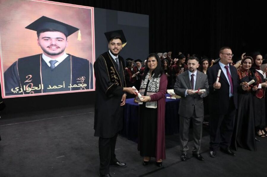 مدارس الحكمة تحتفل بعيد الاستقلال وتخريج