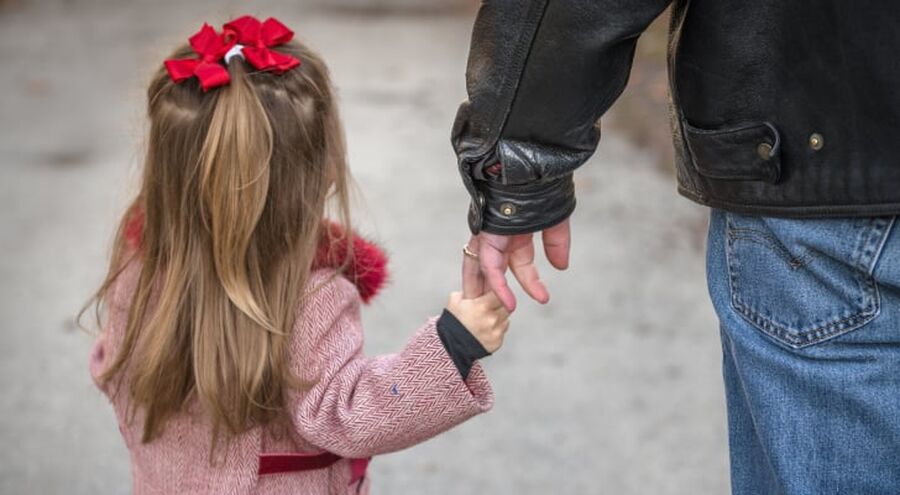 مصدر أمني يكشف حقيقة اختطاف طفلة