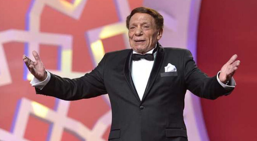 بعمر الـ83.. عادل إمام يقرر اعتزال