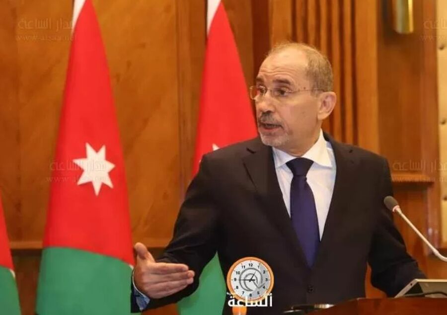 لبحث التطورات الخطيرة في القدس ..