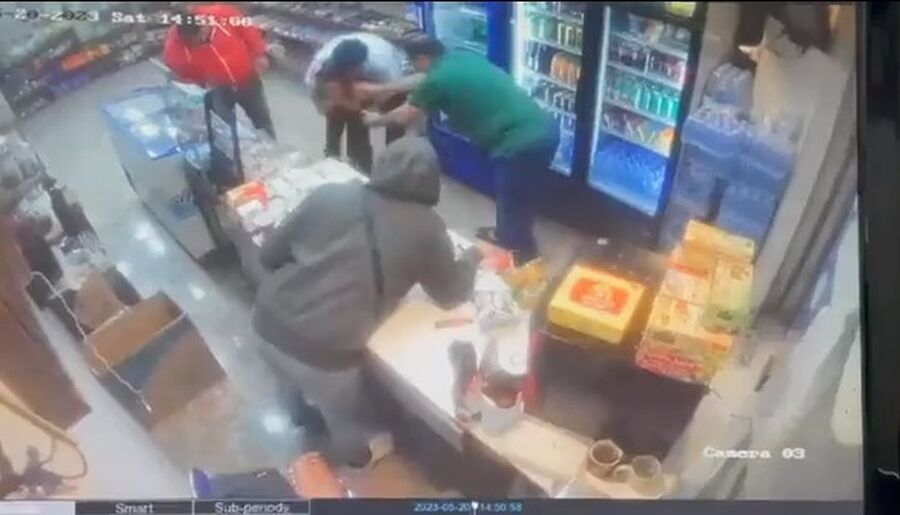 طبيب كويتي ينقذ طفلة أردنية من