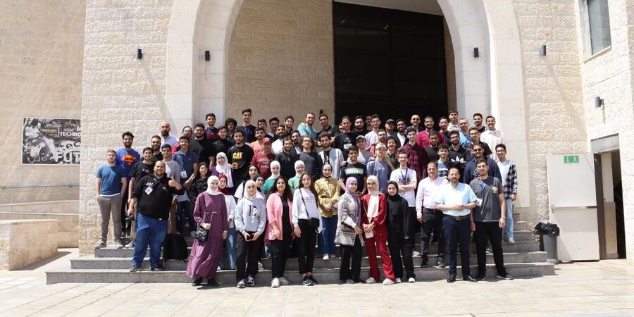 جامعة العلوم التطبيقية تعقد لطلبتها مسابقة