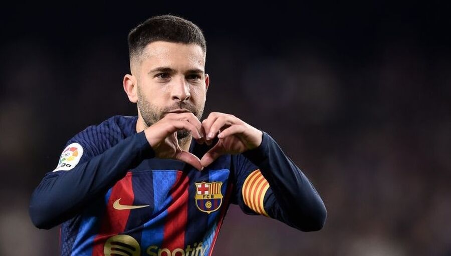 رسميا.. برشلونة يعلن رحيل ألبا