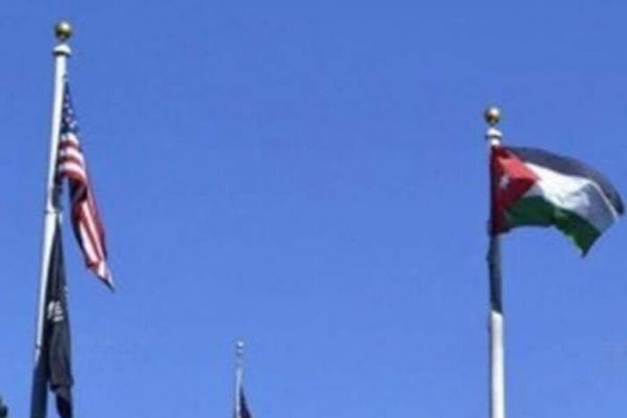 بمناسبة الاستقلال .. رفع العلم الأردني