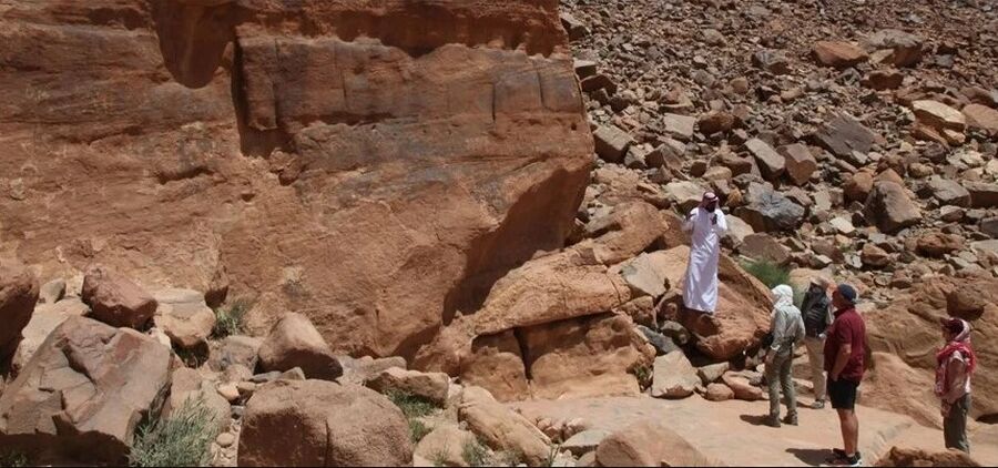 شاب أردني يروي قصص قوم ثمود