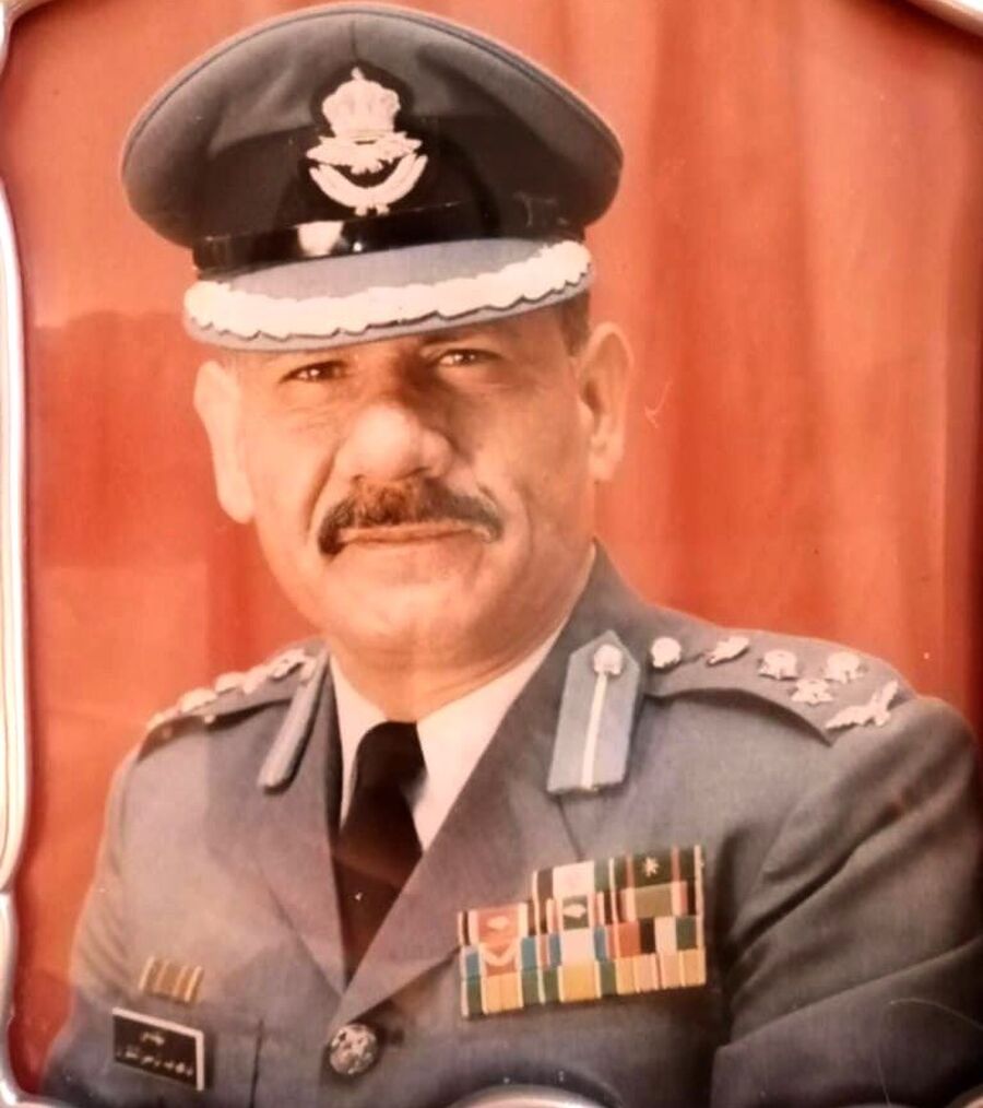 العميد المهندس المتقاعد ابراهيم الشقران في