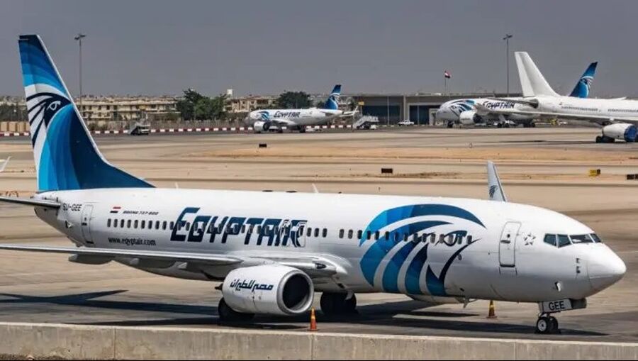 هبوط طائرة مصرية بسلام في جدة