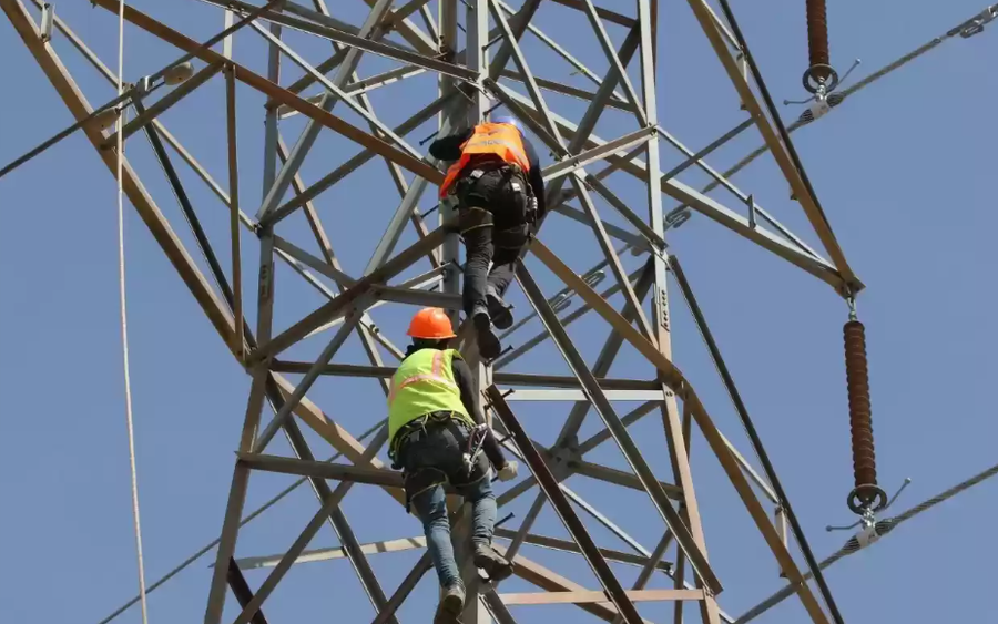 فصل للتيار الكهربائي عن مناطق بالشمال