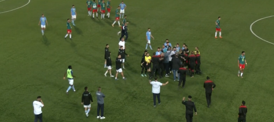 اشتباكات في مباراة الفيصلي والوحدات في