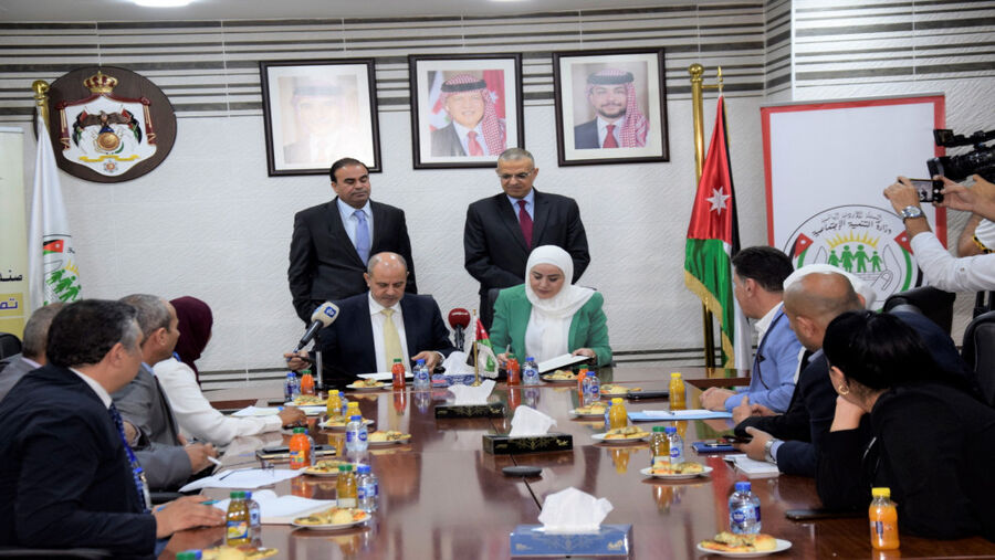 الحكومة تخصص برنامجا تمويليا وإقراضيا لتمكين