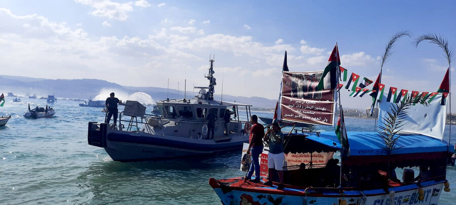 مسيرة بحرية بالعقبة احتفالا بزفاف ولي