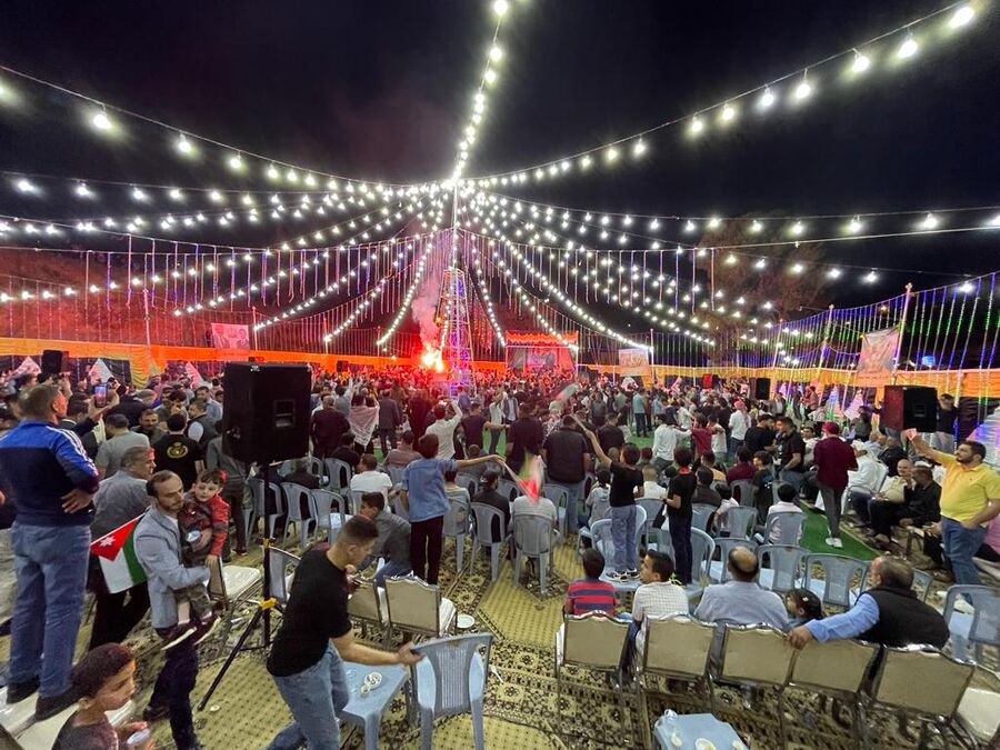 عشائر العضيبات تحتفل بزفاف ولي العهد